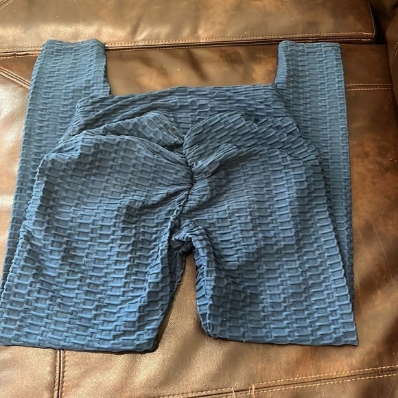 Waffle print butt lifting leggings​​​​​​​​​​ - Picture 2 of 2